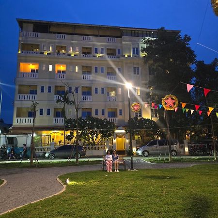 Grand Bayon Siem Reap Hotel Exterior photo